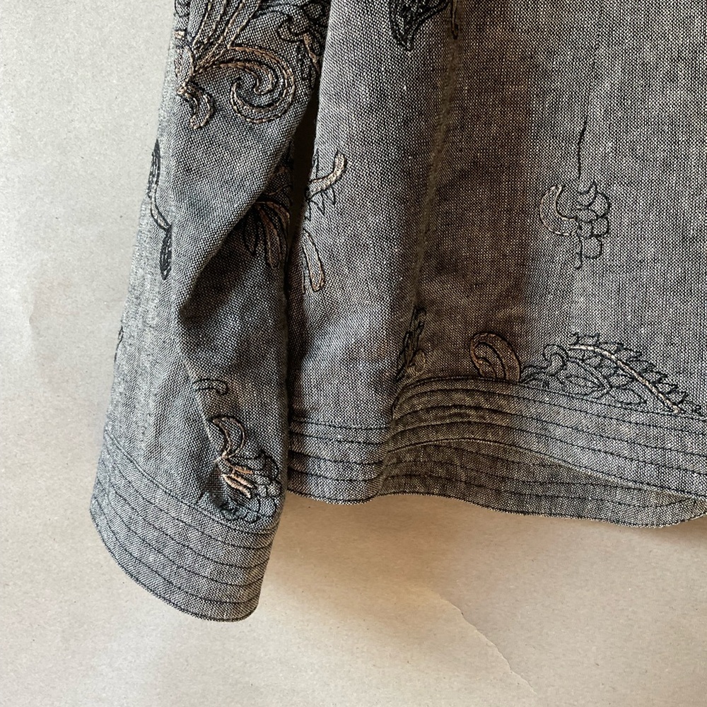 R Q T jacket. Embroidered. Linen blend. Gray. Size 14 - Picture 10 of 12